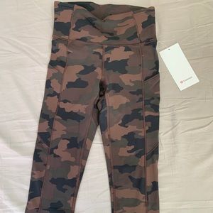 *SOLD*Lululemon Fast and Free High Rise 28” Nulux